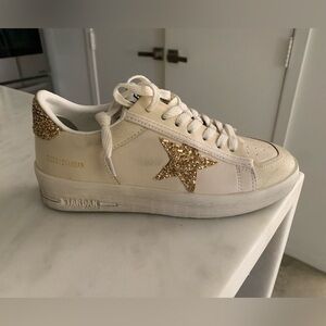 Gold glitter star leather shoes